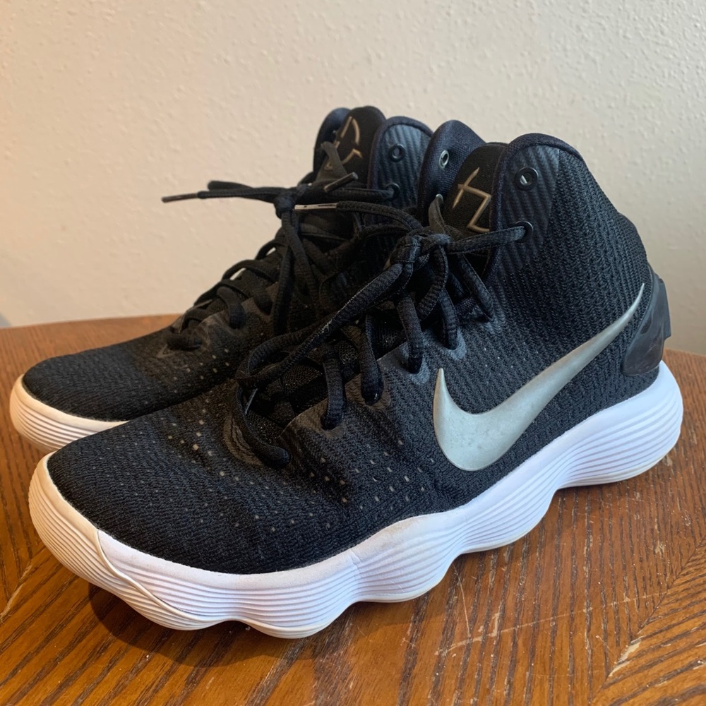 Nike hyperdunks 2017 women’s